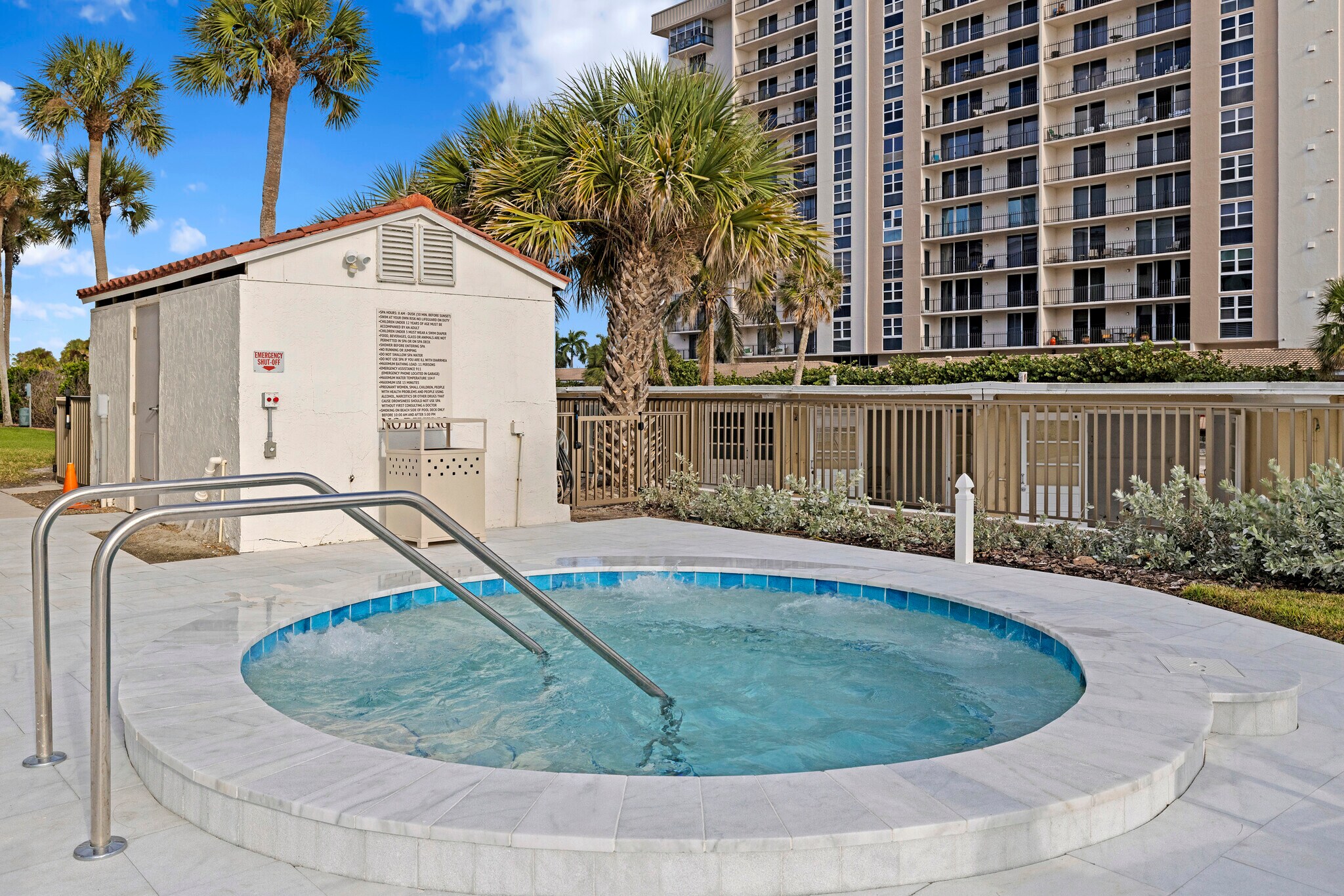 Hot Tub - 1104 Benjamin Franklin Dr