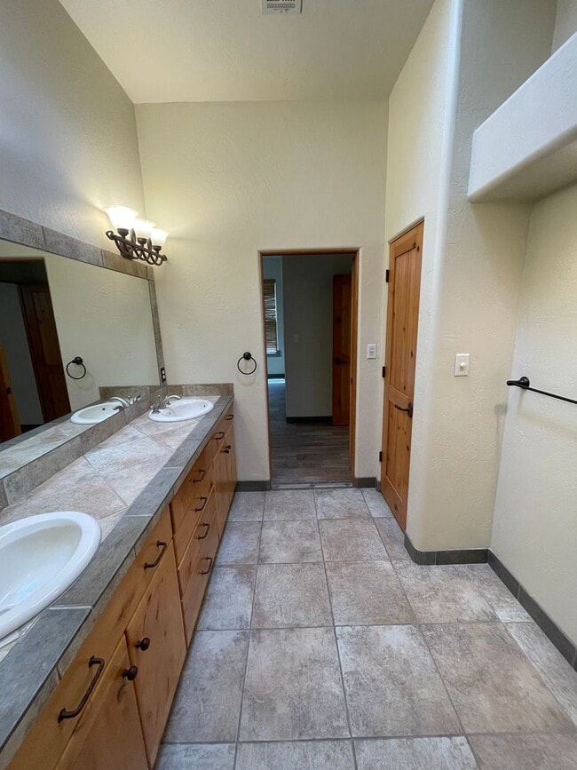 Building Photo - Great Home in Picacho Hills - Fairway Vill...