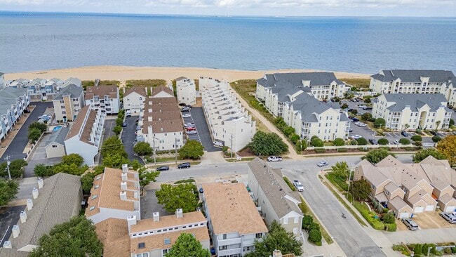 Building Photo - 3203 Page Ave