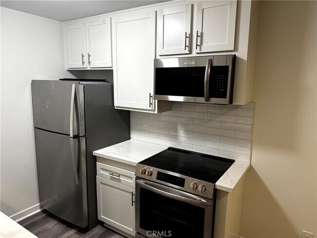 Building Photo - 280 Molino Ave
