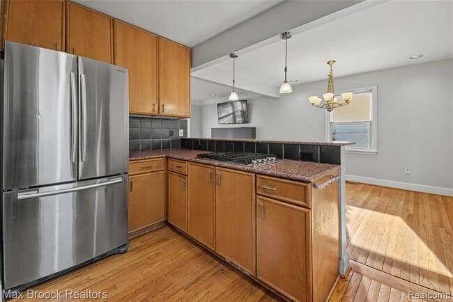 Building Photo - 758 Chester St