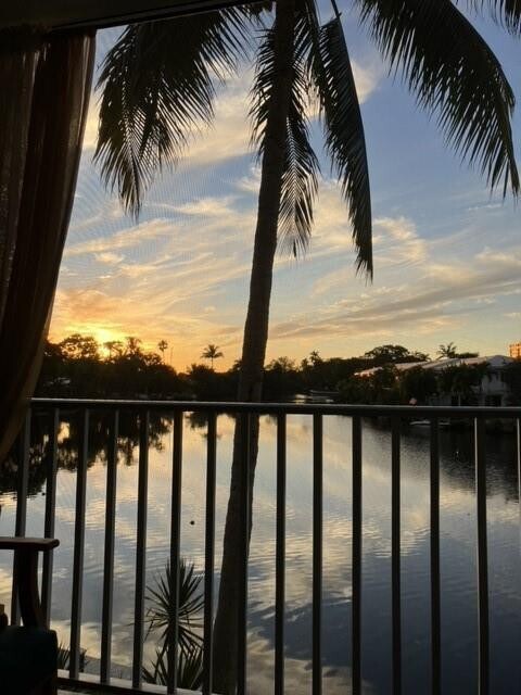 Building Photo - 801 NE 18th Ct