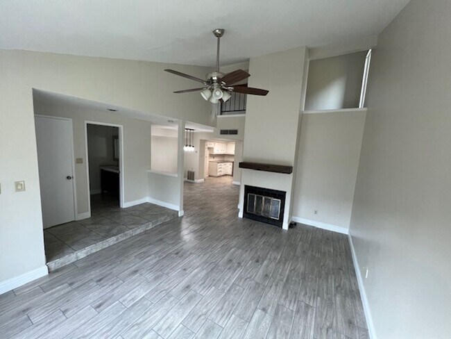 Building Photo - Condo