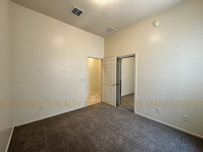 Building Photo - 6166 N Placita San Agustin