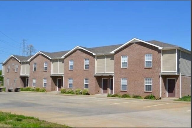 Building Photo - 2 Bedroom 1.5 Bathroom Townhome!!!