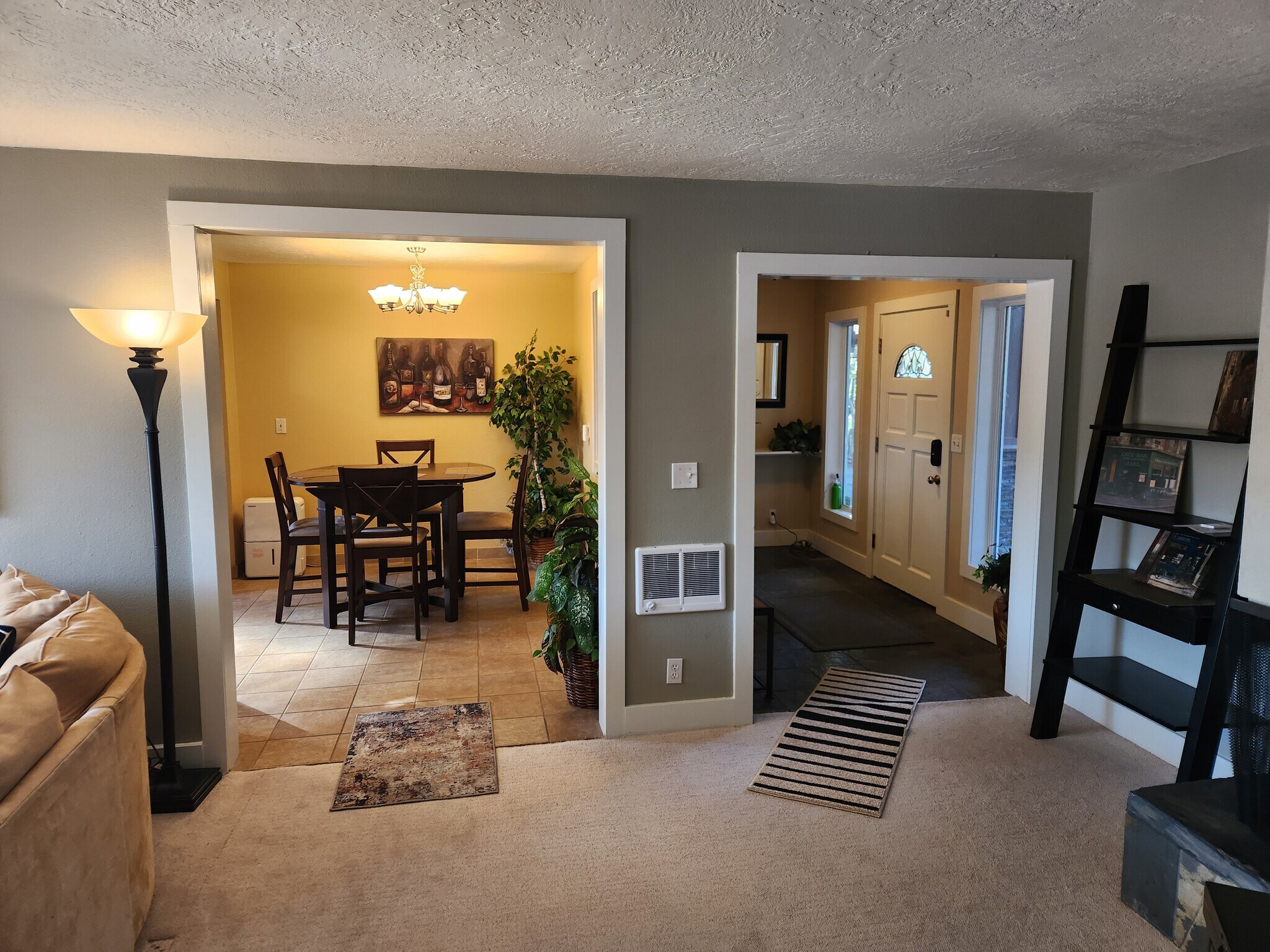 Building Photo - 6050 SW Taylors Ferry Rd