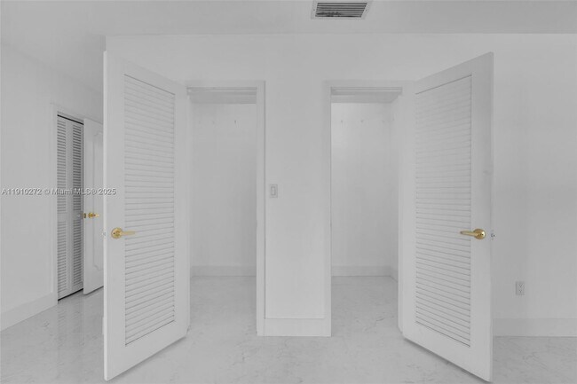 Building Photo - 7021 SW 107th St