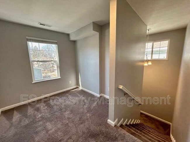 Building Photo - 838 N Temple Ave