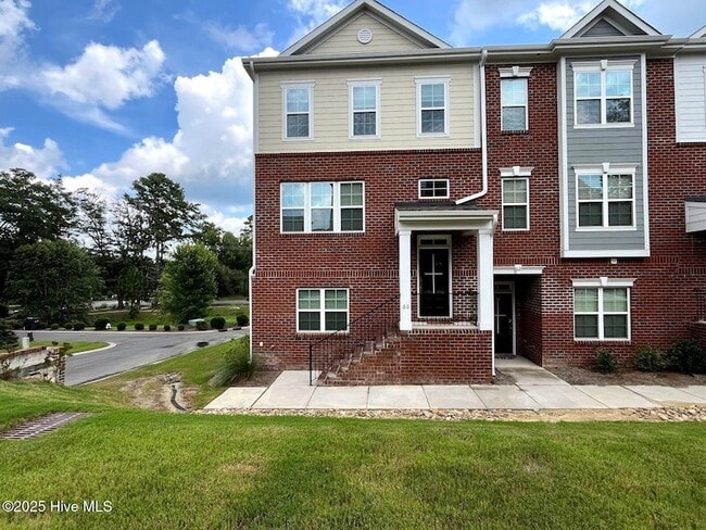 Building Photo - 60 Brownstone Ln