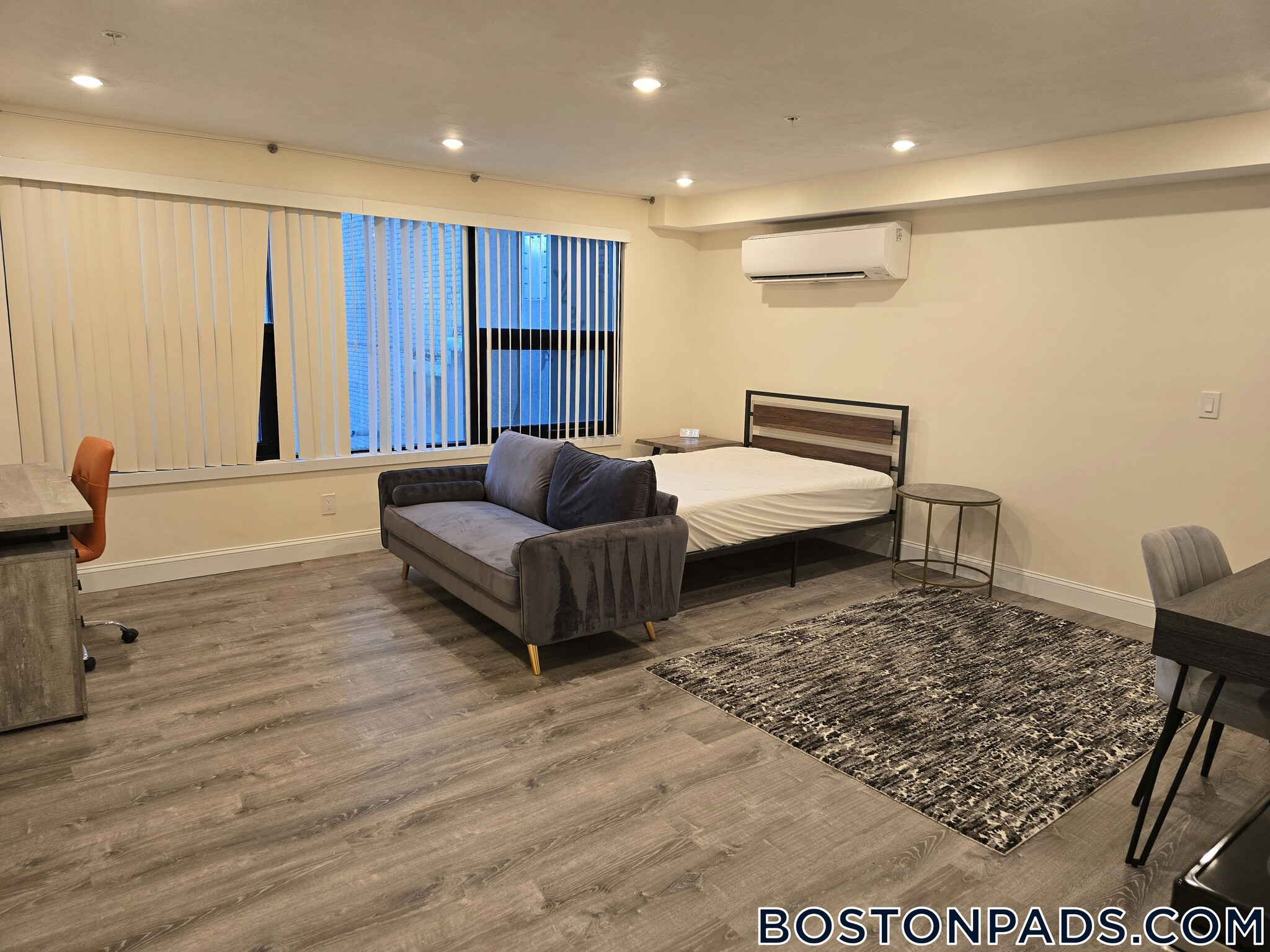 Building Photo - 1028a Commonwealth Ave