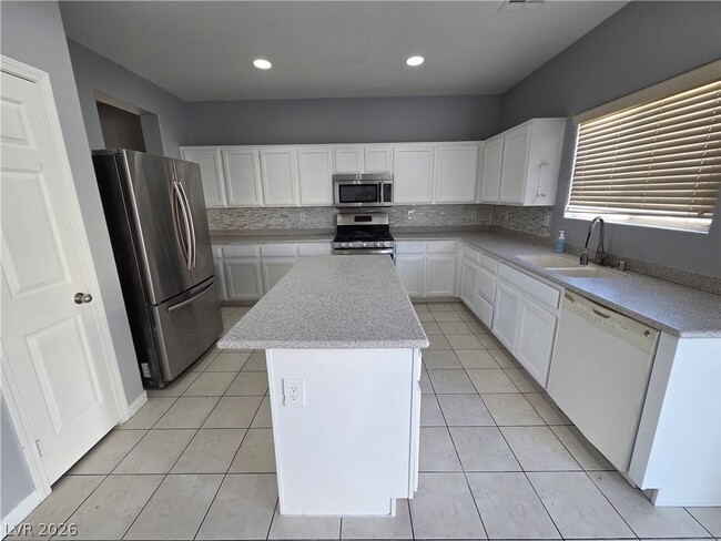 Building Photo - 3626 Calendula Canyon Ct