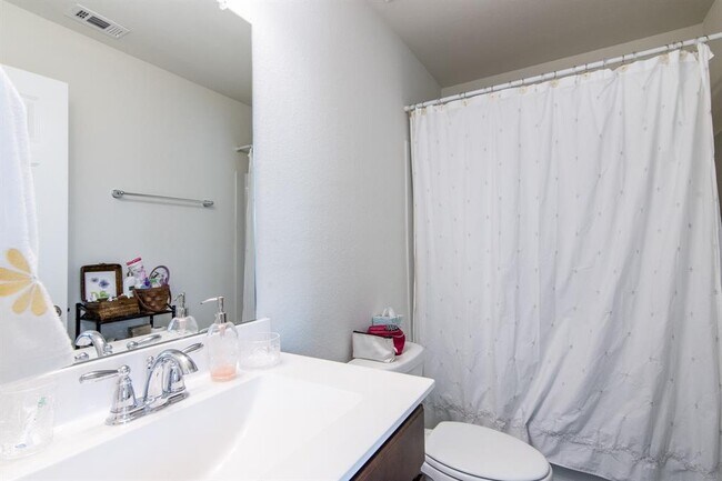 Building Photo - 9738 Birdsnest Ct
