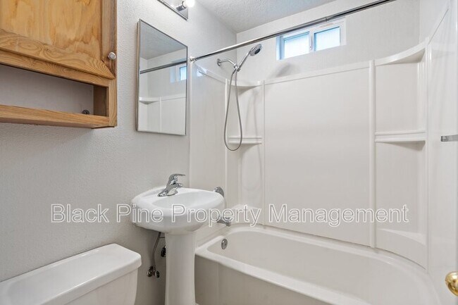 Building Photo - 4820 W.Franklin St.