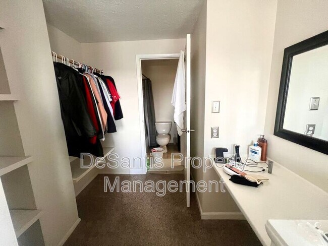 Building Photo - 406 Bonnie Brae Dr