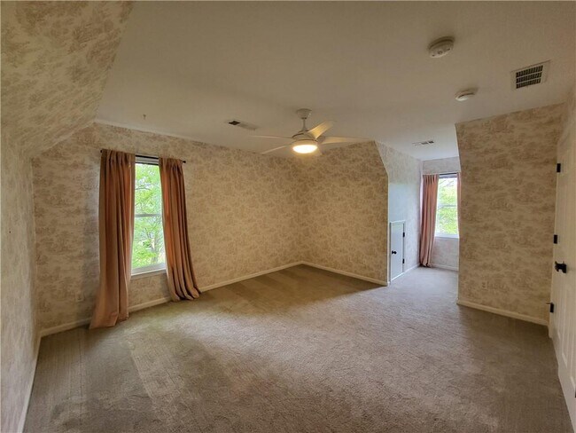 Building Photo - 1155 Davis Pl NW