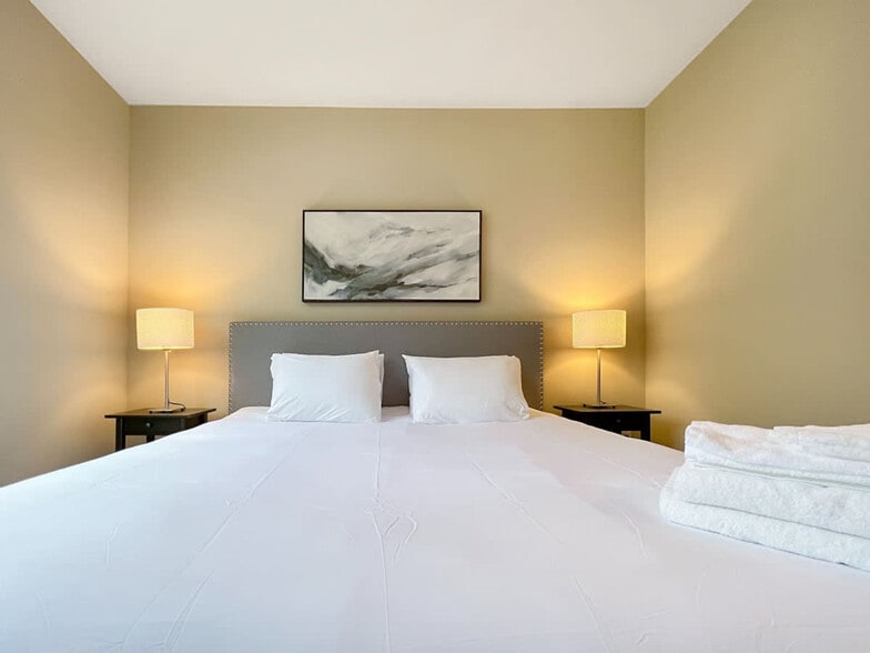 Building Photo - 1770 Bearberry Cir