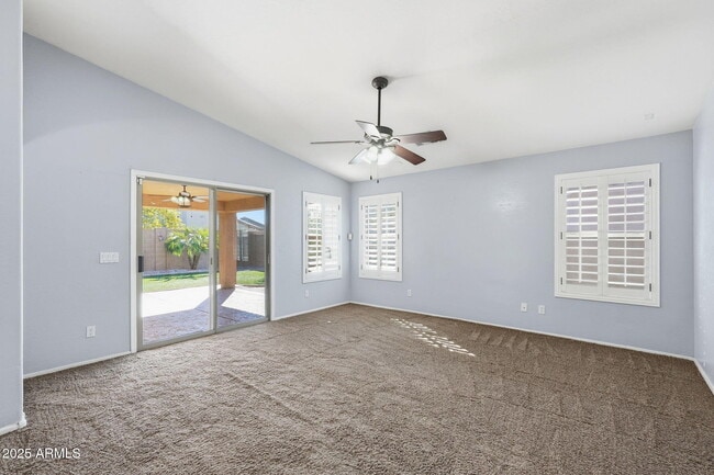 Building Photo - 21663 E Via Del Rancho Rd