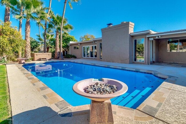 Building Photo - 5240 E Cholla St