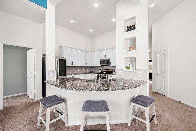 Building Photo - 2404 Ocean Key Dr