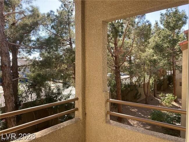 Building Photo - 3145 E Flamingo Rd