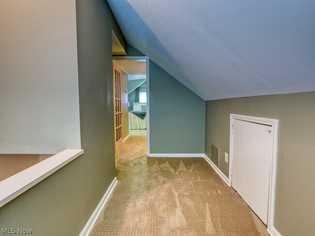 Building Photo - 352 Glen Park Dr