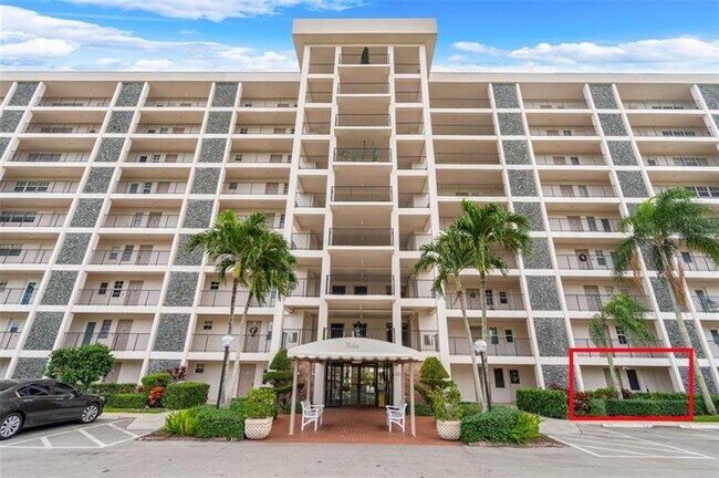 Primary Photo - 3100 N Palm Aire Dr
