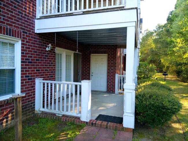 Building Photo - 3 Bedroom Condo in Kings Grant w/ Luxury Updates!
