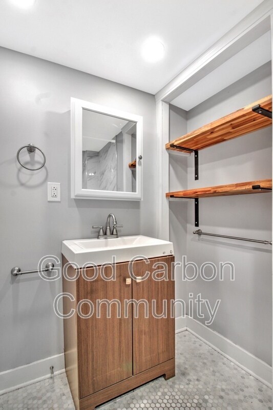 Building Photo - 2809 Main St