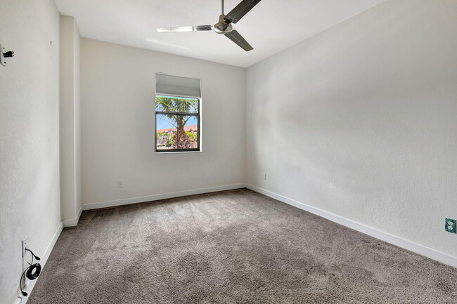 Building Photo - 12994 Anthorne Ln