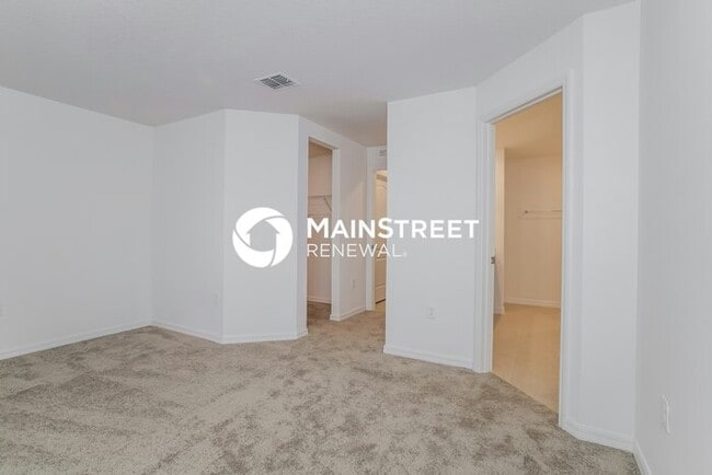 Building Photo - 4 Bedroom Pet-Friendly Home in Dundee, FL with Main Street Renewal