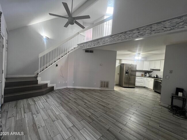 Building Photo - 7329 N 43rd Ln