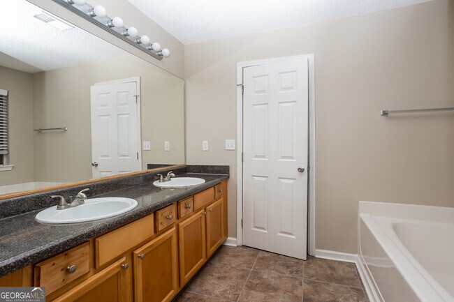 Building Photo - 1012 Ardwick Ct SE