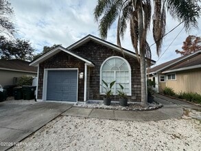 Building Photo - 286 Main St