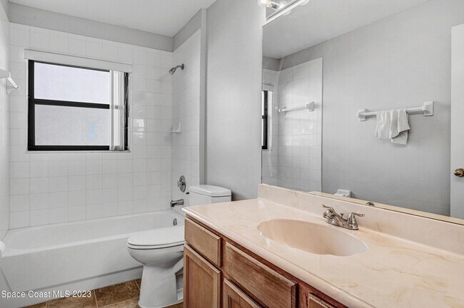 Building Photo - 3643 Bluefield Ave