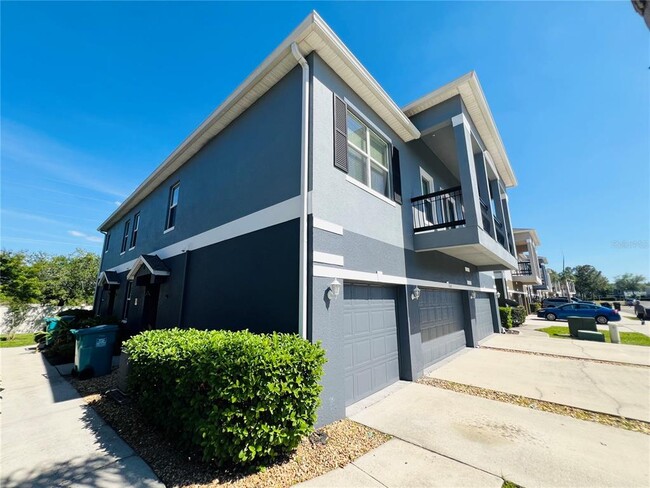 Building Photo - 6562 S Goldenrod Rd