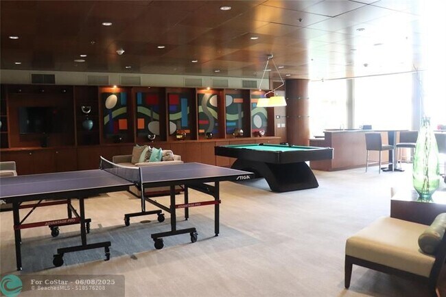 Building Photo - 2681 N Flamingo Rd