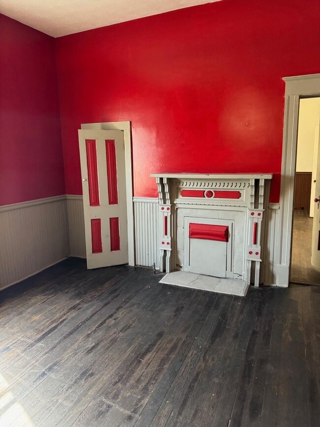 Building Photo - 3 bd 1 ba dowtown town Gadsden