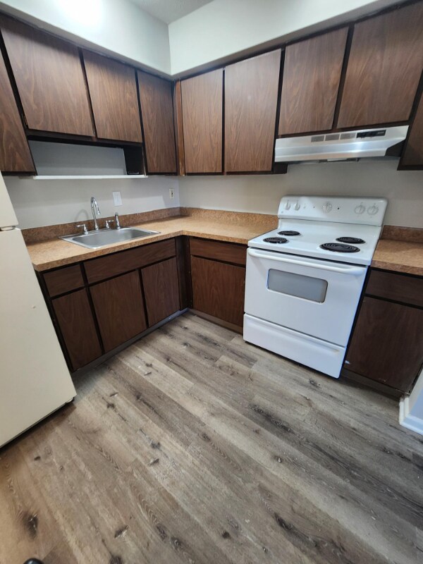 Building Photo - 1145 S Main St