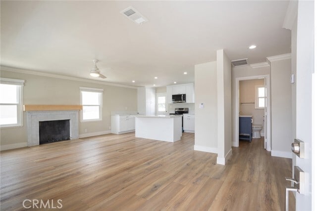 Building Photo - 230 Avenida Miramar