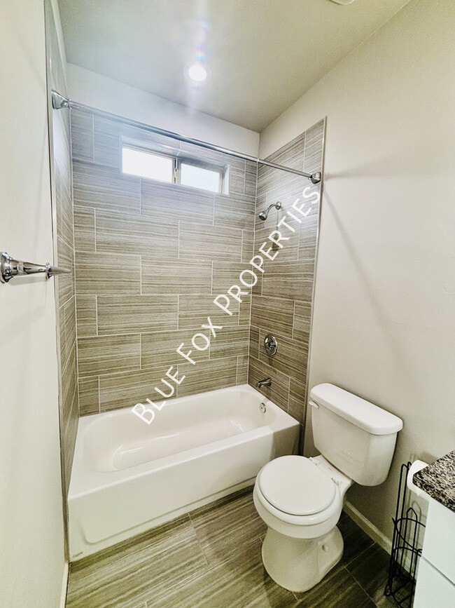 Building Photo - 149 E Stone Ct