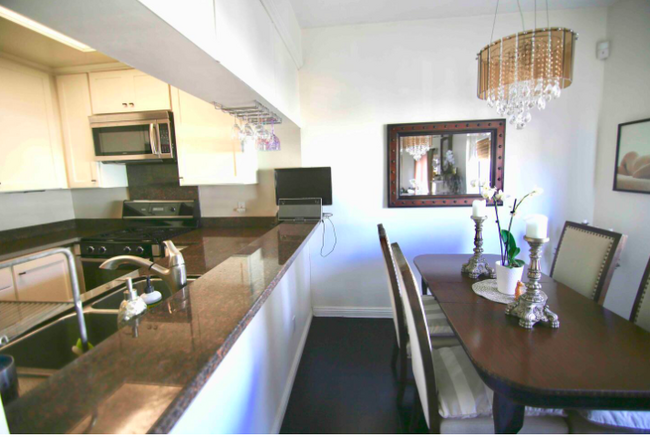 Kitchen dining area - 1422 Hi Point St