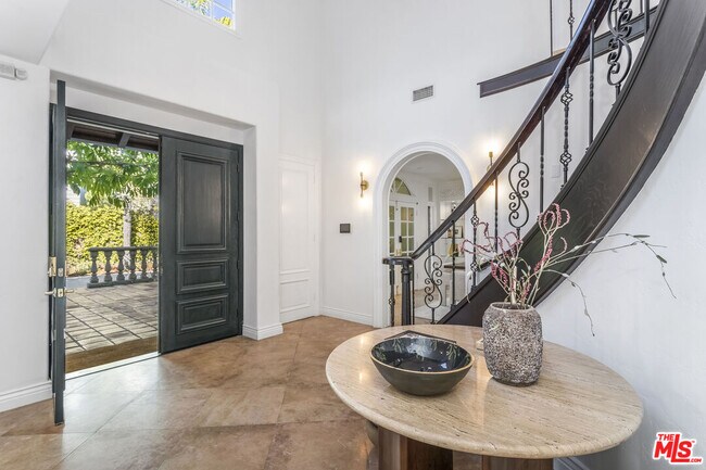 Building Photo - 17230 Silver Ln