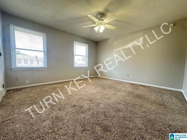 Building Photo - 2177 Cheshire Dr