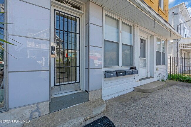 Building Photo - 30 Broad St