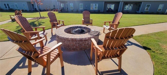 Building Photo - 705 Charles Hardy Pkwy