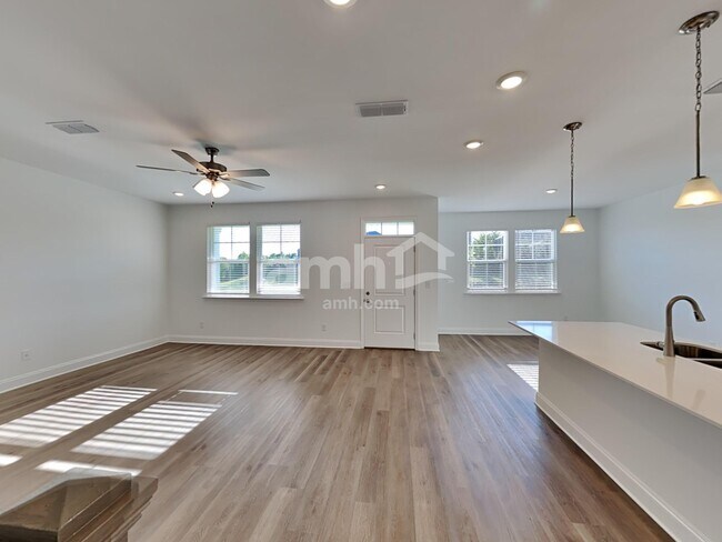 Building Photo - 212 Argea Dr