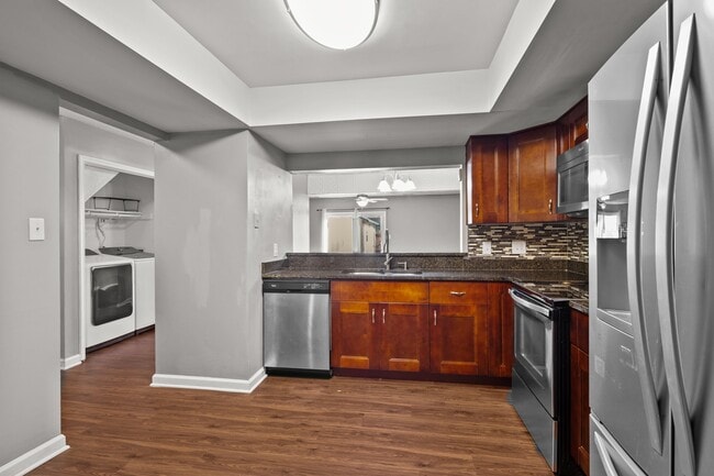 Building Photo - 3851 Chimney Creek Dr