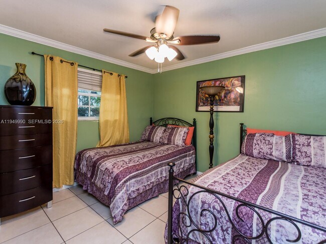 Building Photo - 5524 Garfield St