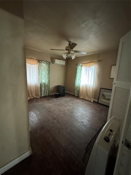 Building Photo - 2717 Avenue I