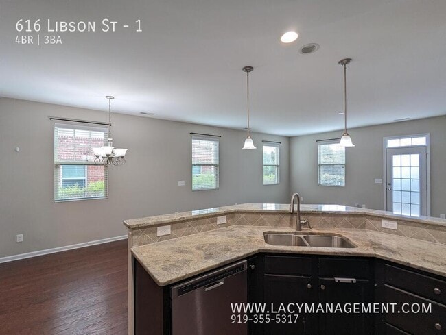 Building Photo - 616 Libson St